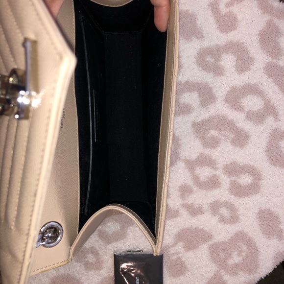 Saint Laurent YSL medium envelope calfskin Cassandra shoulder bag - Picture 10 of 16